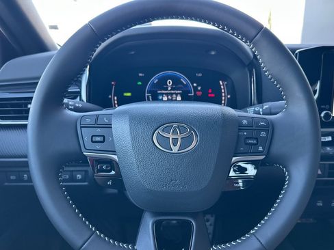 Certified 2026 Toyota Camry Hybrid FWD image 22