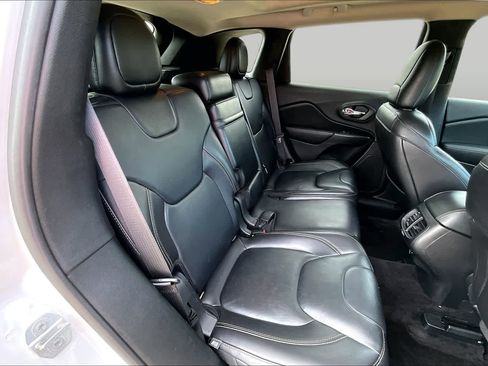 Used 2017 Jeep Cherokee Limited AWD/4WD image 19