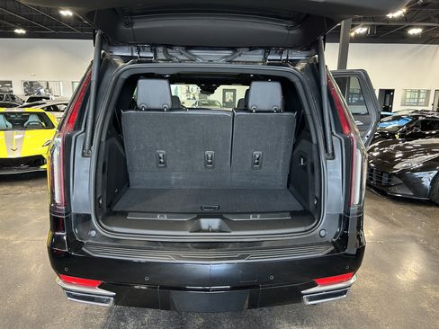Used 2021 Cadillac Escalade Premium Luxury w/ Driver Assist Tech Package AWD/4WD image 16