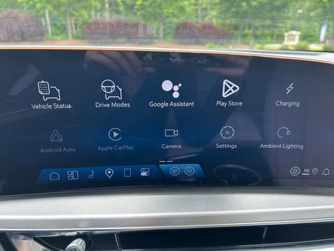 Used 2025 Cadillac Lyriq Sport RWD image 30