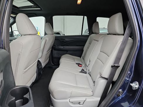 Used 2023 Honda Passport EX-L image 9