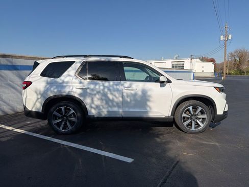 Certified 2023 Honda Pilot Elite image 6