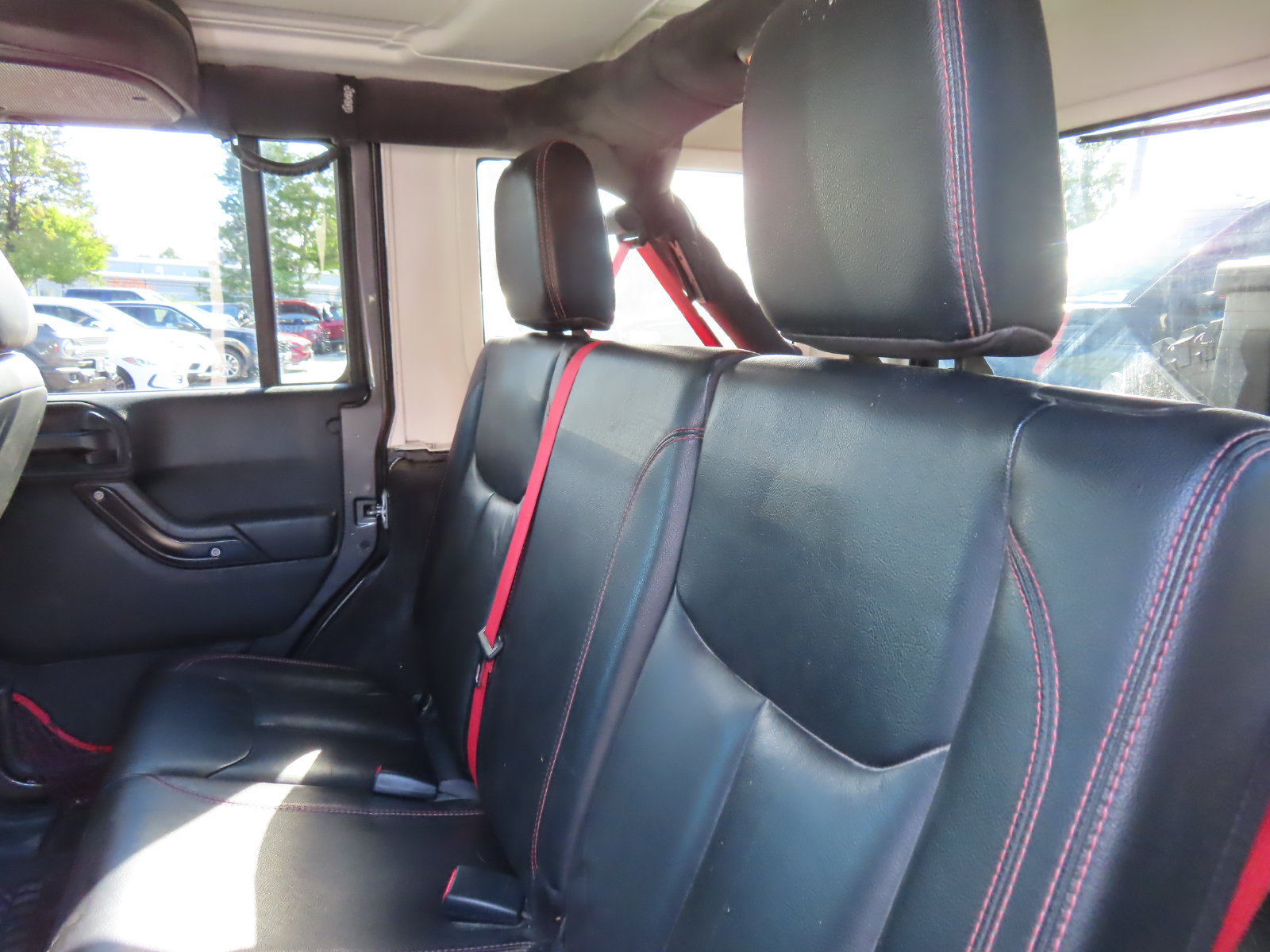 Used 2018 Jeep Wrangler Unlimited Rubicon AWD/4WD image 22