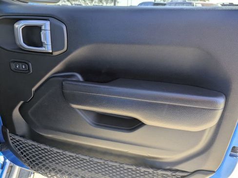 Used 2022 Jeep Gladiator Sport image 33