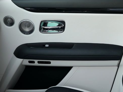 Used 2024 Rolls-Royce Ghost image 22