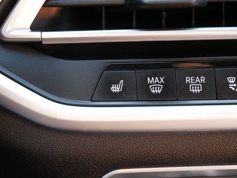 Used 2022 BMW X7 M50i w/ Cold Weather Package AWD/4WD image 23