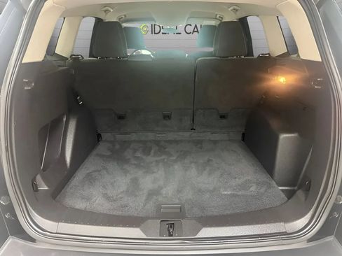 Used 2016 Ford Escape SE w/ Equipment Group 201A FWD image 12