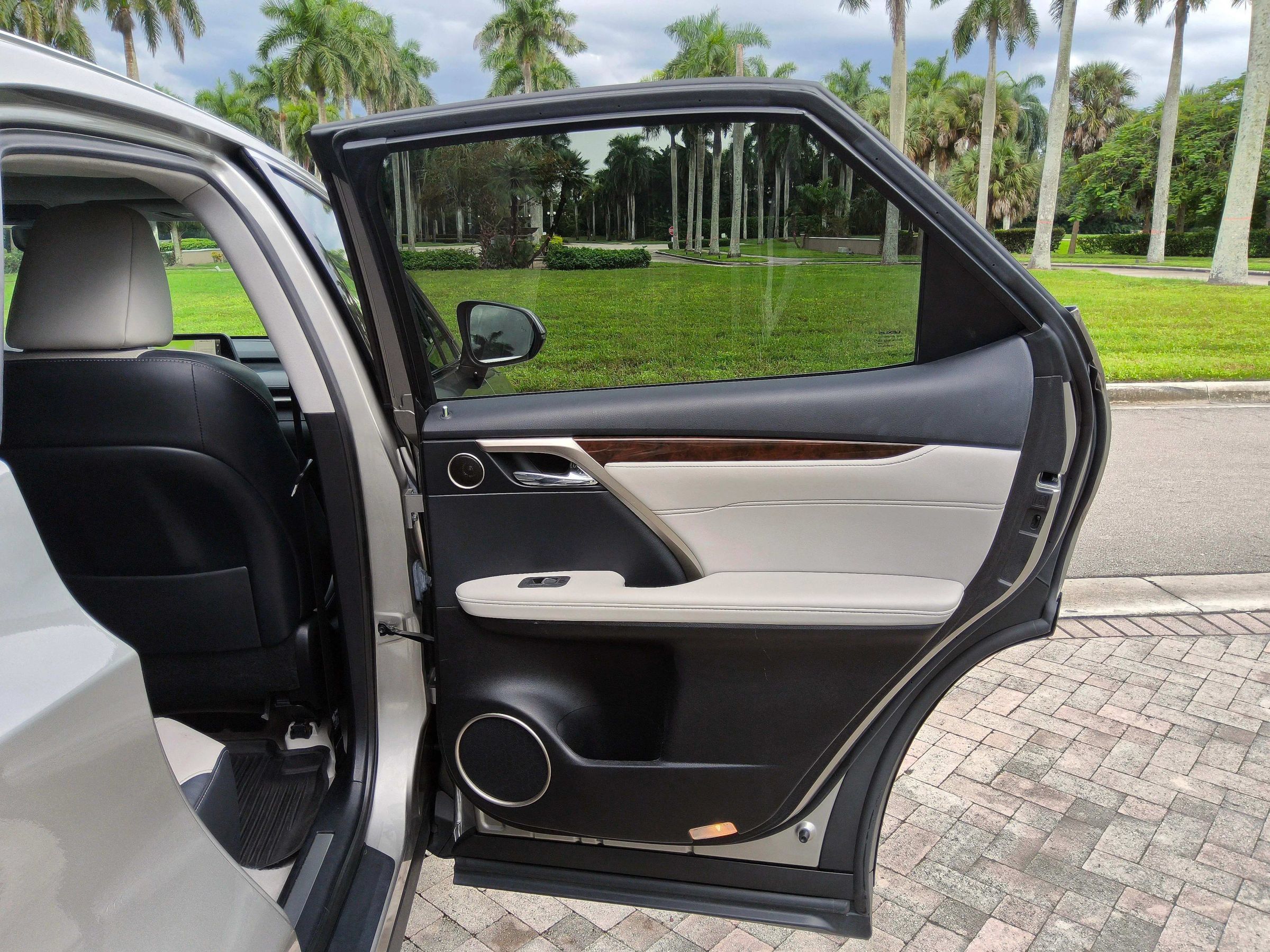 Used 2019 Lexus RX 350 AWD w/ Navigation Package image 36