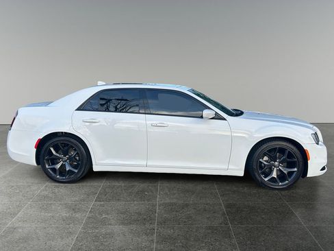 Used 2022 Chrysler 300 S image 8