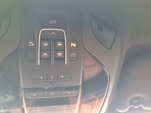 Used 2022 Maserati Levante GT AWD/4WD image 25
