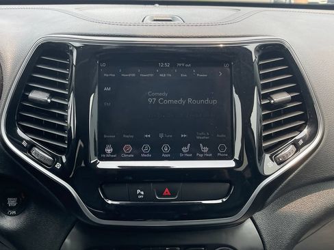 Used 2019 Jeep Cherokee Limited AWD/4WD image 27