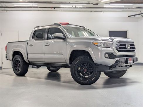 Used 2020 Toyota Tacoma SR5 image 2