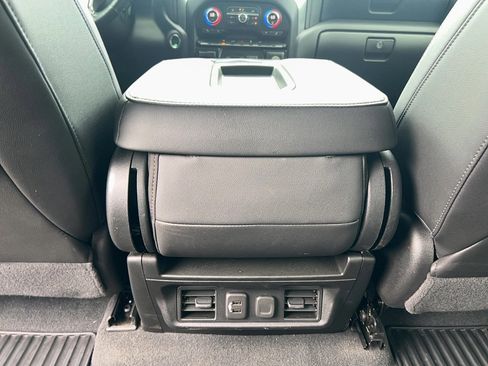 Used 2020 Chevrolet Silverado 1500 LTZ AWD/4WD image 25