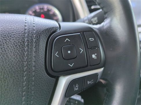 Used 2017 Toyota Highlander Limited image 27