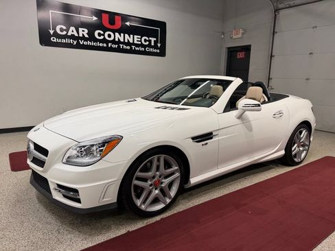 Used 2016 Mercedes-Benz SLK 350 image 2
