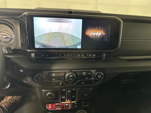 Used 2024 Jeep Wrangler Unlimited Rubicon 4xe image 22