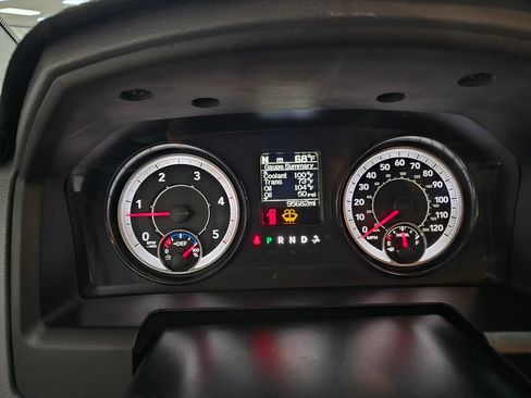 Used 2018 RAM 2500 Tradesman w/ Chrome Appearance Group AWD/4WD image 12