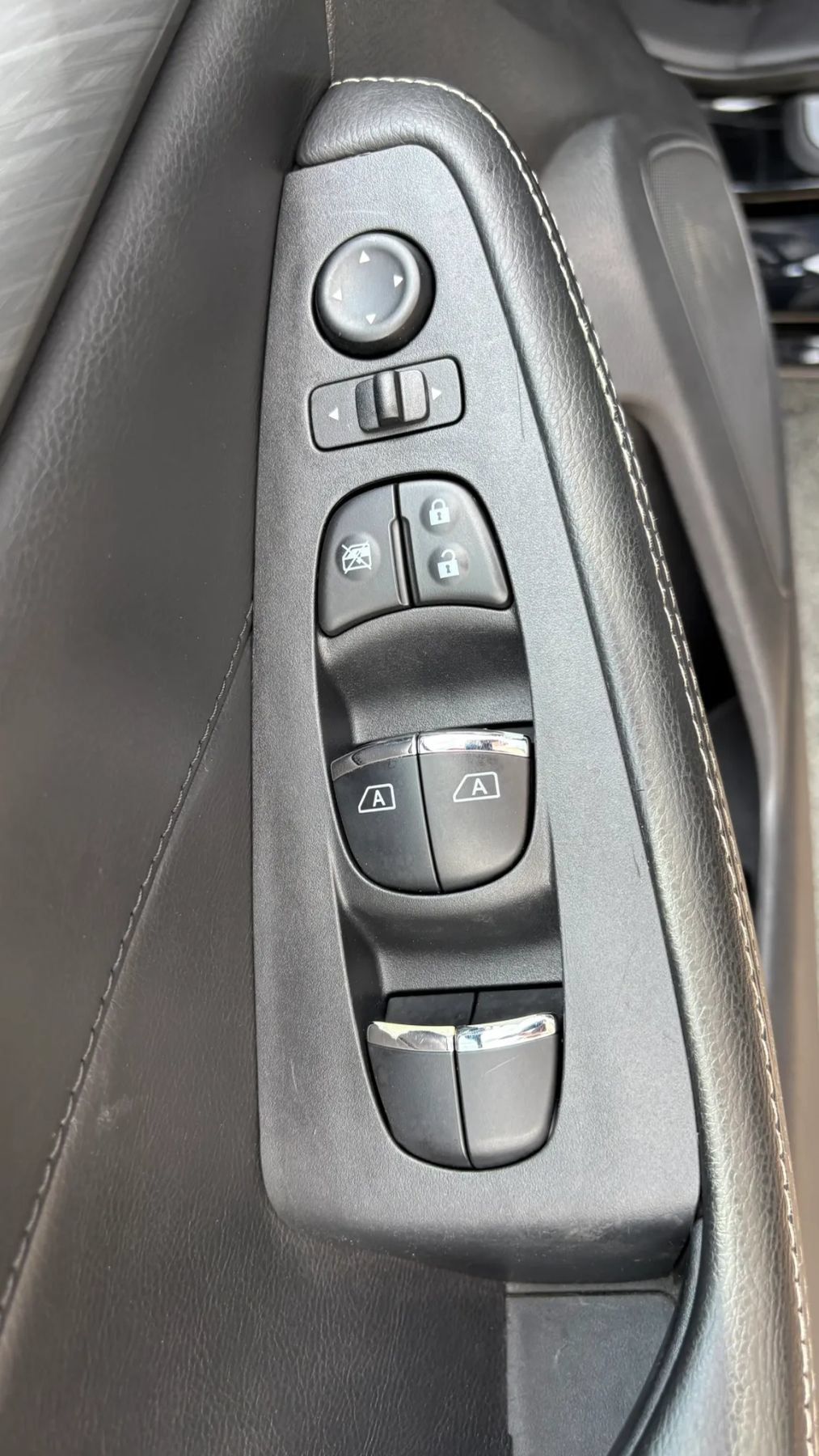 Used 2017 Nissan Maxima 3.5 SV FWD image 16