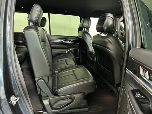 Used 2022 Jeep Wagoneer Series I image 25