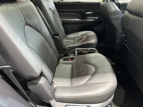 Certified 2025 Toyota Grand Highlander AWD image 20