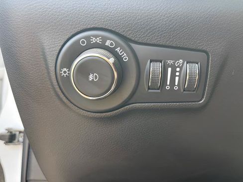 Used 2025 Jeep Compass Trailhawk AWD/4WD image 22