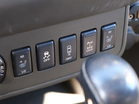 Used 2021 Nissan Frontier PRO-4X w/ Pro-4x Utility Package image 33