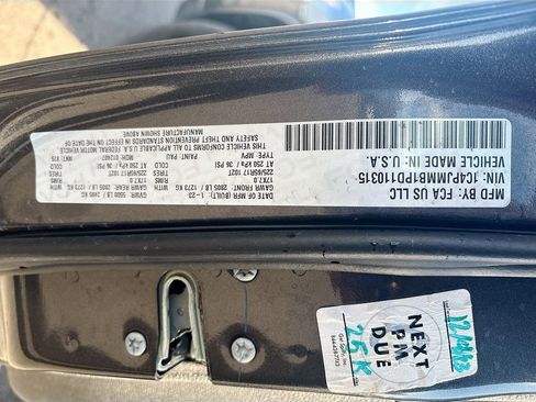 Used 2023 Jeep Cherokee Altitude Lux image 30