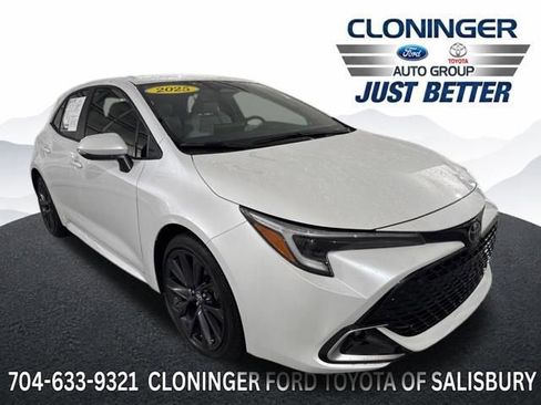 Used 2025 Toyota Corolla XSE FWD image 1