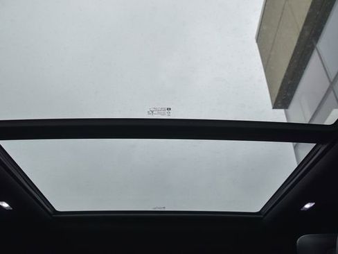 Used 2022 Chevrolet Suburban RST w/ Sport Performance Package image 16