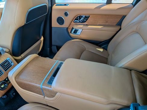 Used 2019 Land Rover Range Rover Autobiography image 23