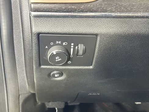 Used 2015 Jeep Grand Cherokee Limited image 19