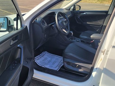 Used 2022 Volkswagen Tiguan SE AWD/4WD image 18