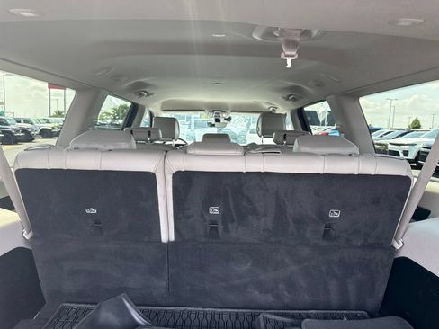 Used 2024 Jeep Wagoneer L Series II w/ Flexible Seating Group AWD/4WD image 10