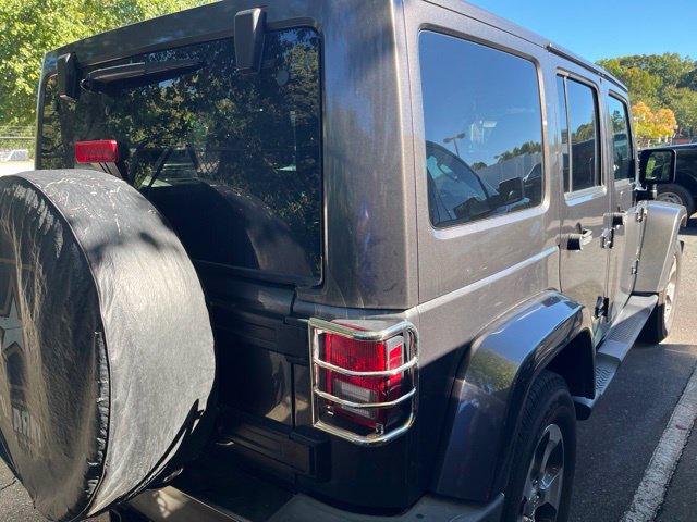 Used 2017 Jeep Wrangler Unlimited Sahara w/ Max Tow Package AWD/4WD image 3