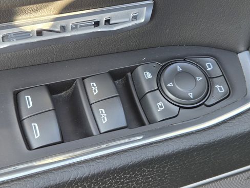 Certified 2023 GMC Sierra 1500 Denali w/ Denali Reserve Package image 17