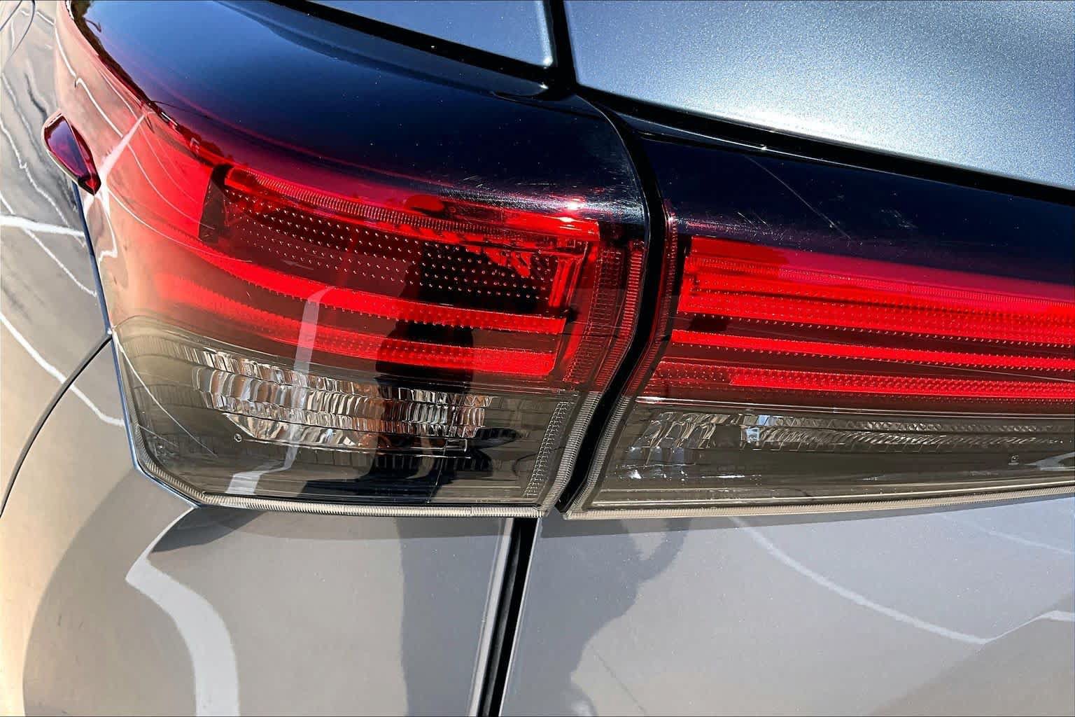 Used 2022 Toyota Highlander Limited FWD image 29