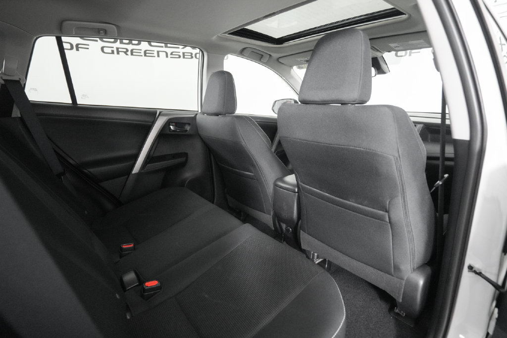 Used 2016 Toyota RAV4 XLE w/ Convenience Package AWD/4WD image 18