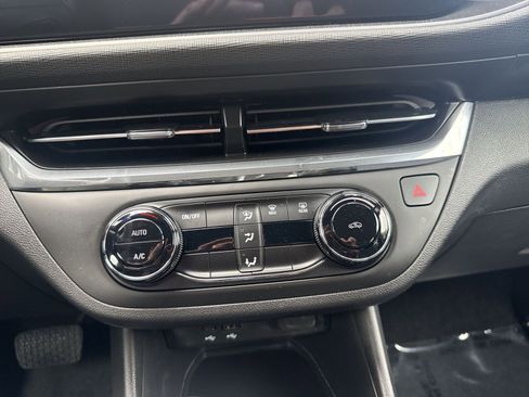 Used 2026 Buick Envista Preferred FWD image 17