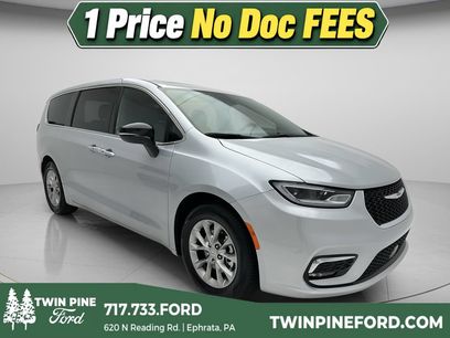 Used 2026 Chrysler Pacifica Limited