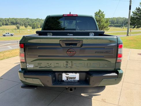 Used 2025 Nissan Frontier PRO-4X AWD/4WD image 5