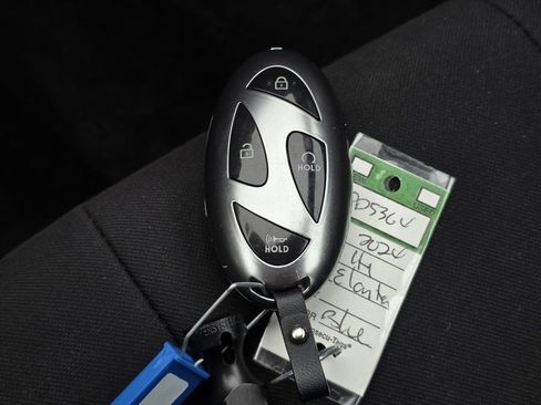 Certified 2024 Hyundai Elantra SEL w/ Convenience Package image 36