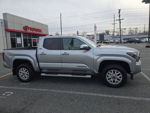 Used 2025 Toyota Tacoma SR5 image 8