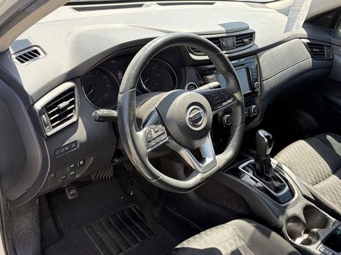 Used 2018 Nissan Rogue SV FWD image 6