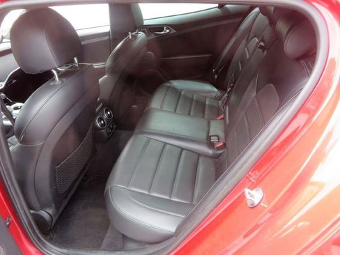 Used 2018 Kia Stinger GT2 RWD image 27