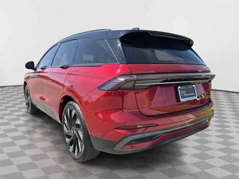 Used 2024 Lincoln Nautilus Reserve w/ Equipment Group 202A AWD/4WD image 3