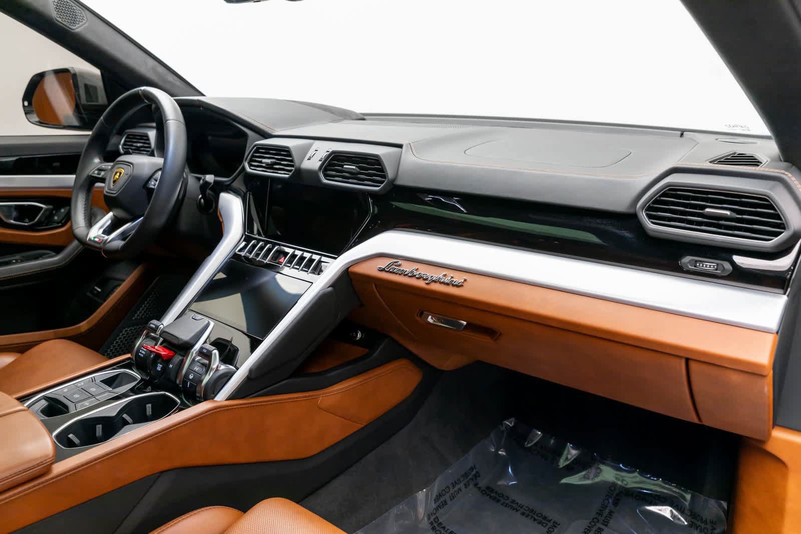 Used 2022 Lamborghini Urus AWD/4WD image 62