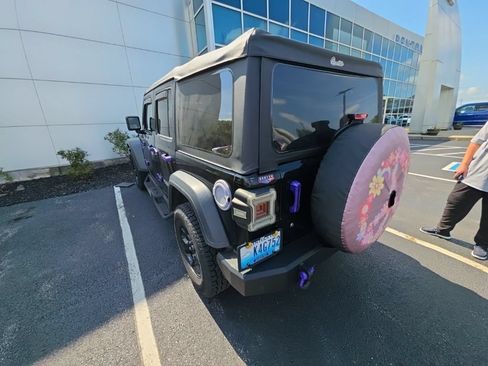 Used 2020 Jeep Wrangler Unlimited Sport AWD/4WD image 2