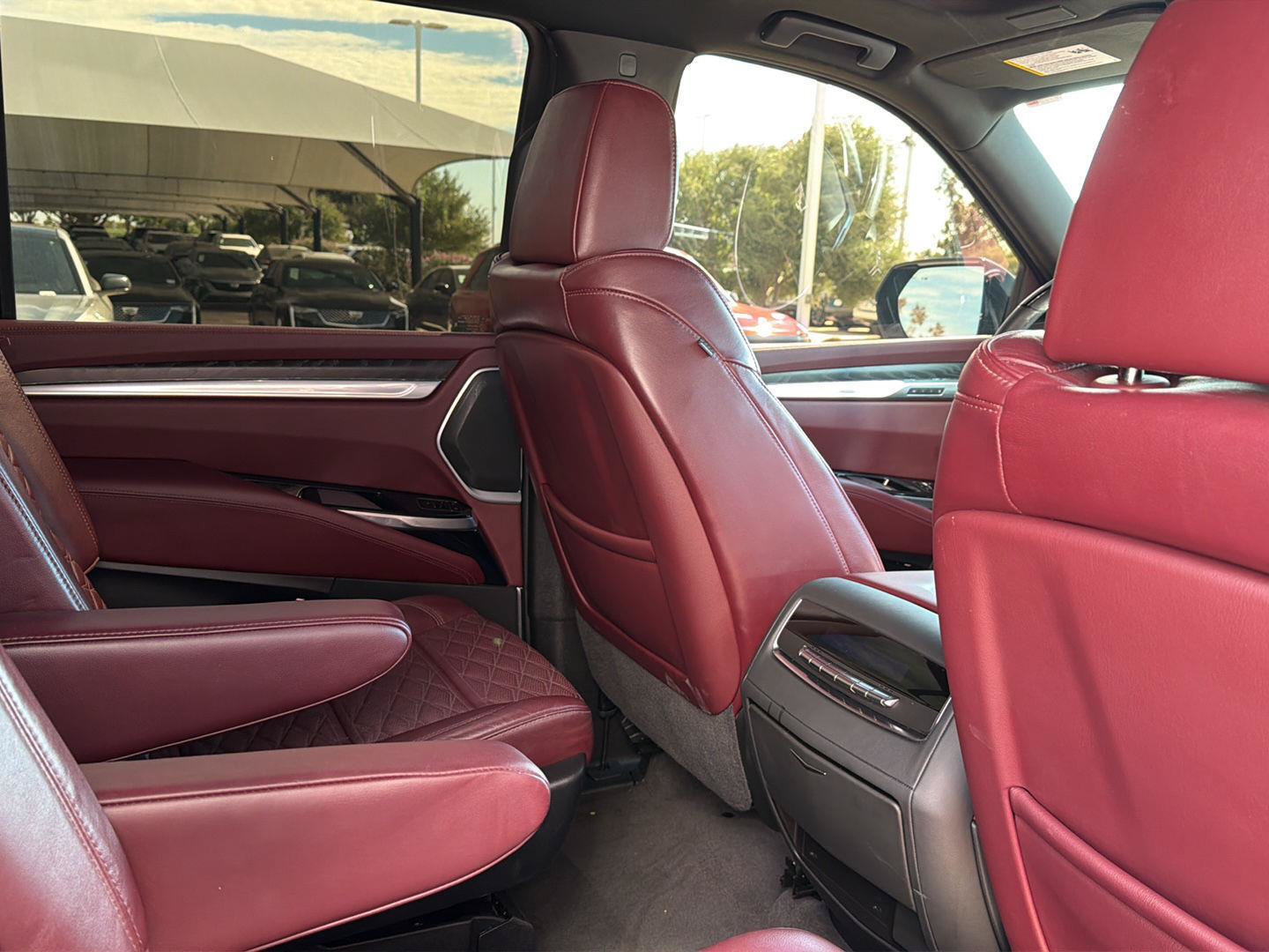 Used 2025 Cadillac Escalade ESV Premium Luxury w/ Touring Package AWD/4WD image 10