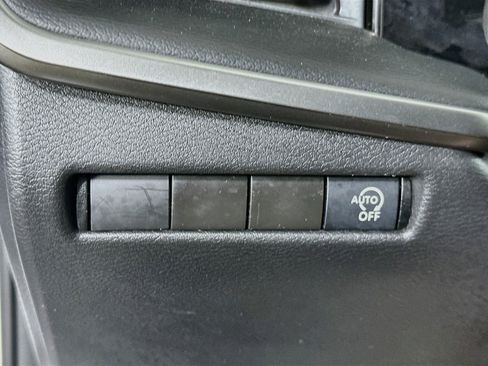 Used 2025 Nissan Kicks S FWD image 17
