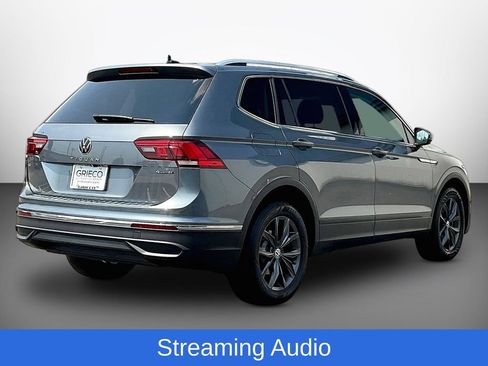 Used 2023 Volkswagen Tiguan SE AWD/4WD image 7